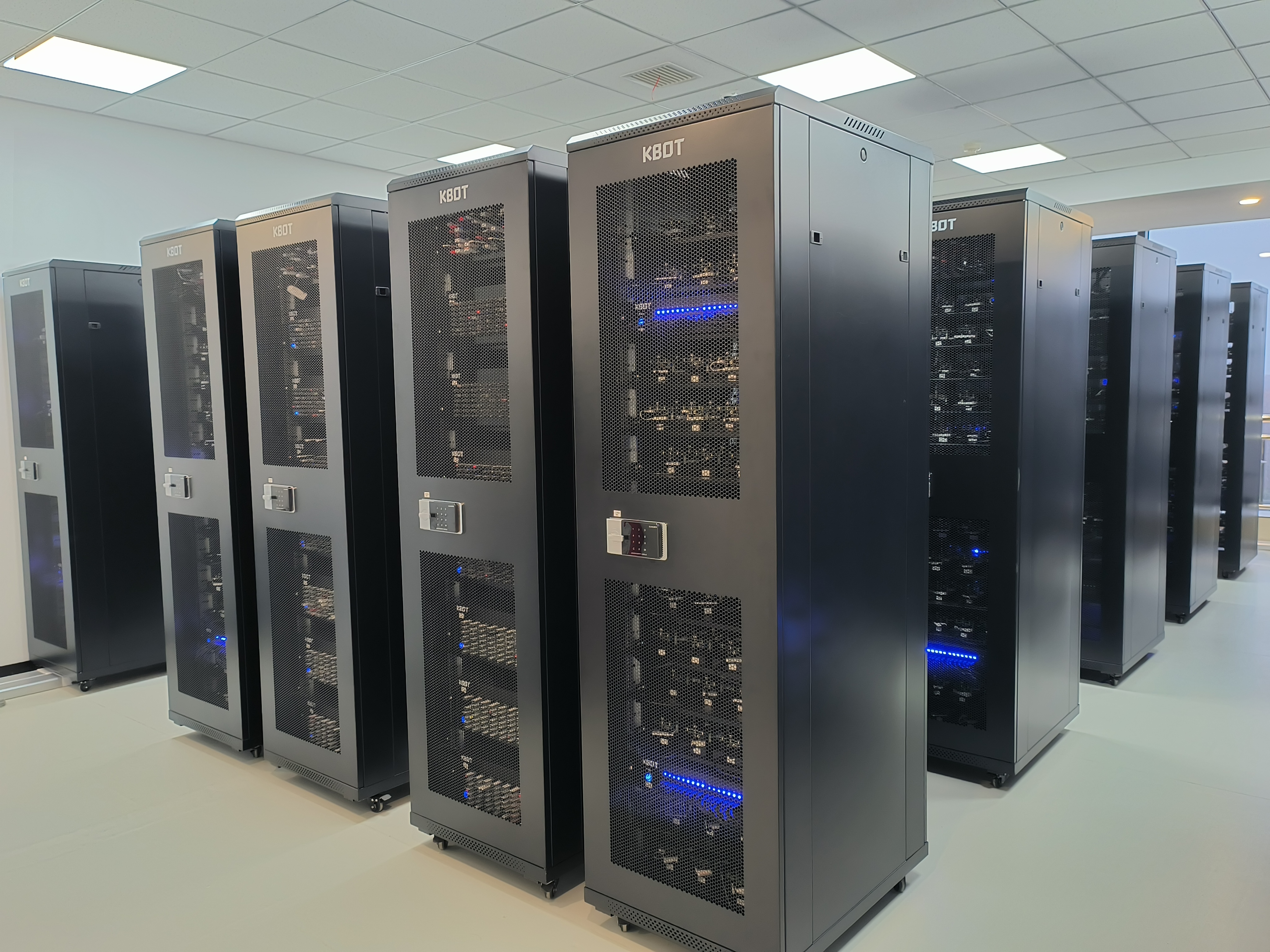 科技引领、安全保障，超大规模网银U盾集中管理中心投入运营！